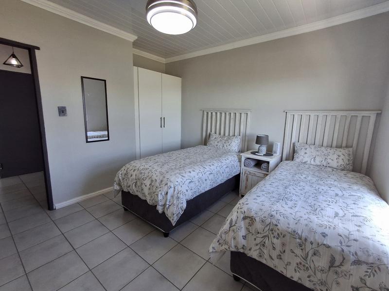 5 Bedroom Property for Sale in Sandy Point Western Cape